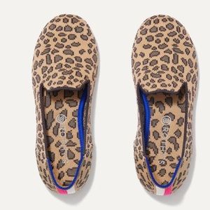 Rothys the kids loafer spotted leopard